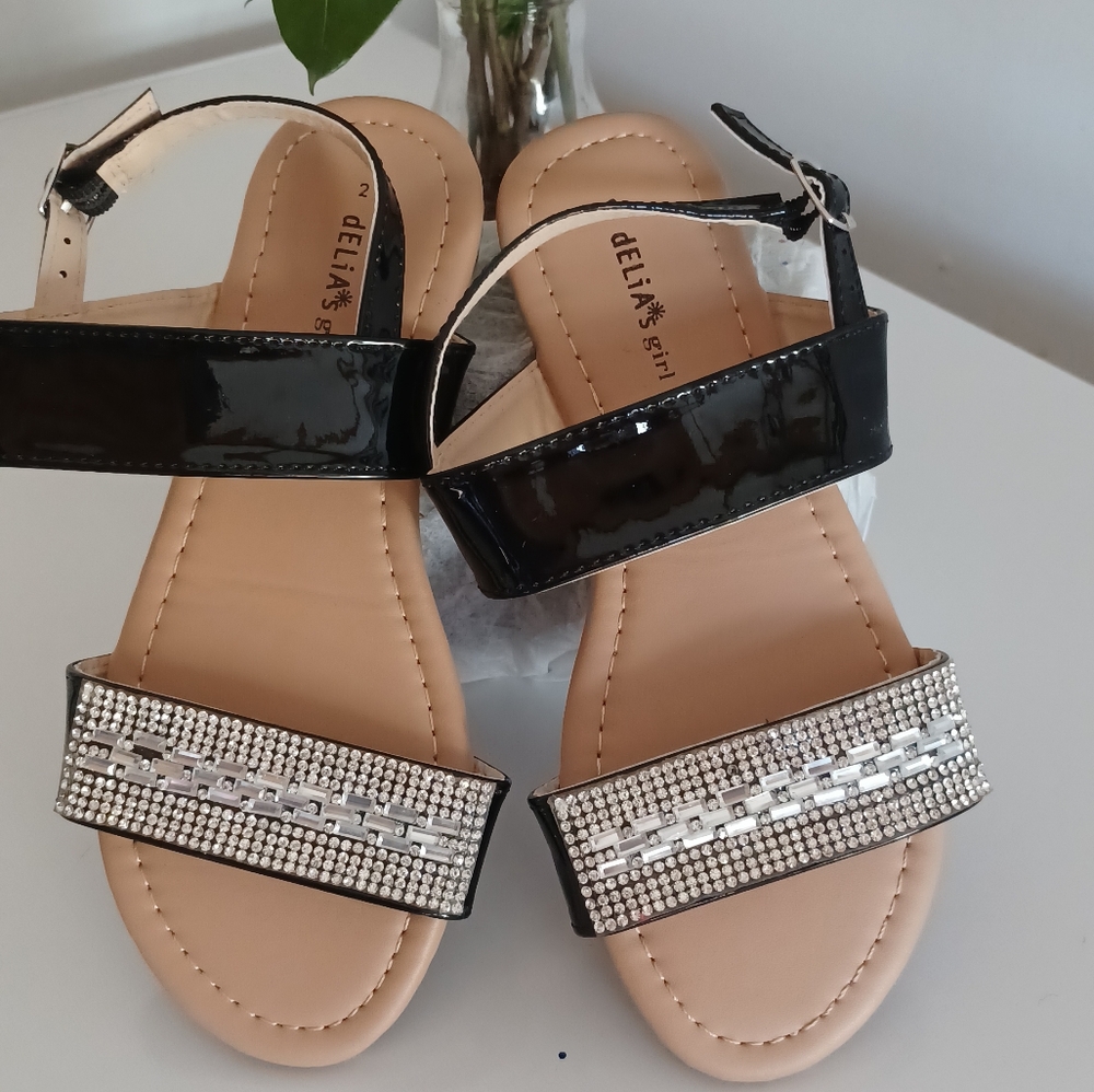 deliA*S Girl Big Kid Mirror Metalic Rhinestone Strap Sandal Size 2 Black NWOT